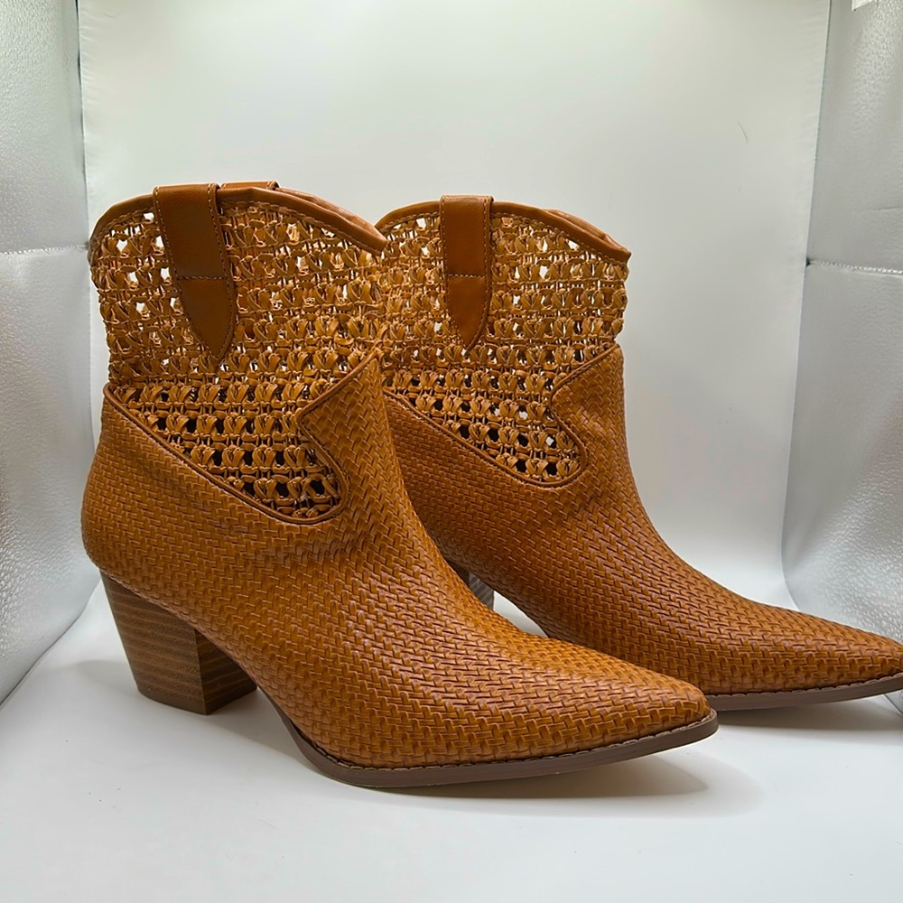 Coconuts by Matisse  Western Cowboy Boots Cognac Brown Tan Size 8.5. NEW